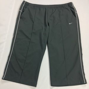 Nike Athletic/Exercise Capri 2 Pocket Lightweight